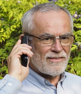 Dr. Günter Umbach am Telefon